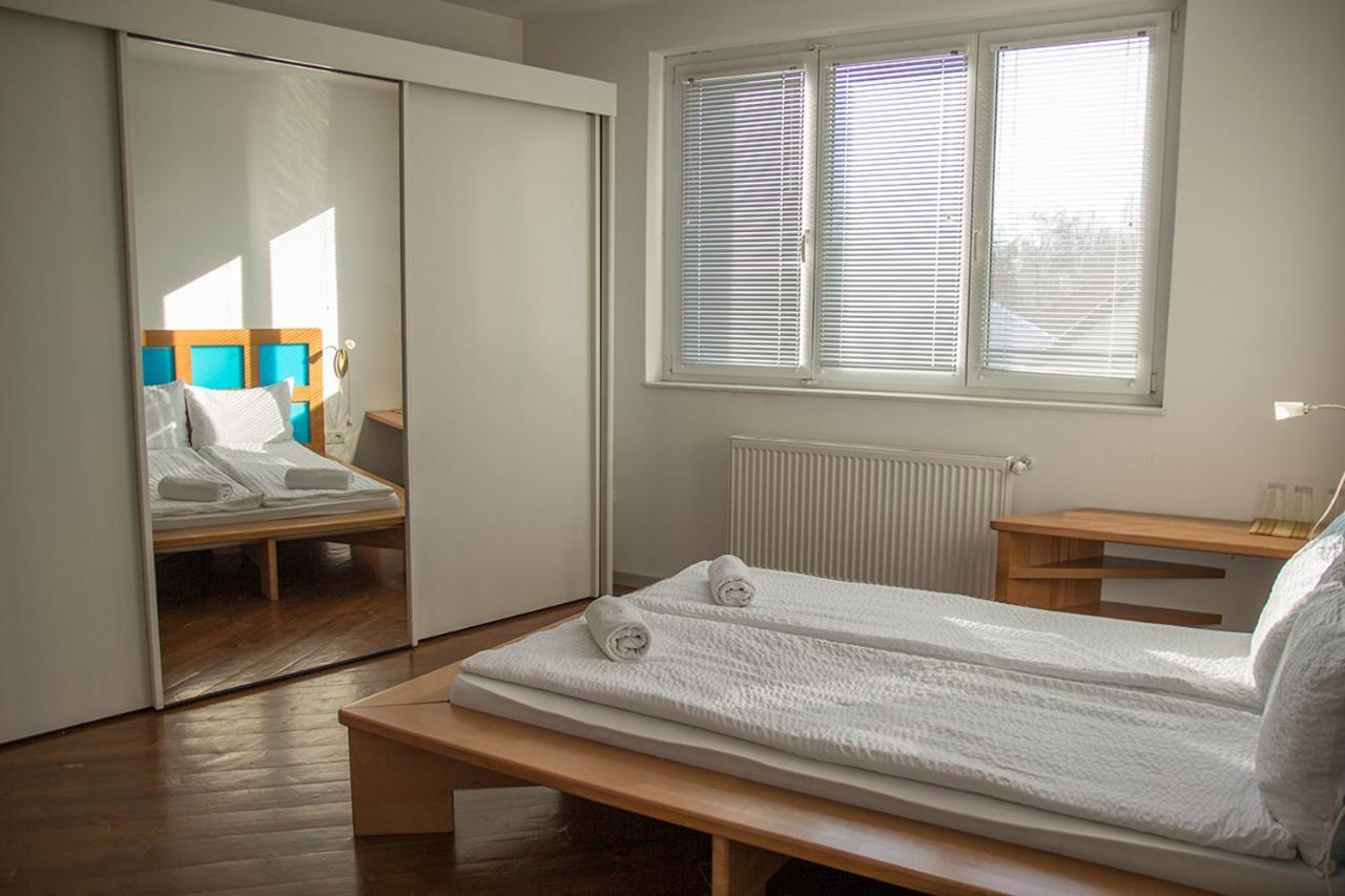 The Zen Hotel - Posticum Oradea Eksteriør billede