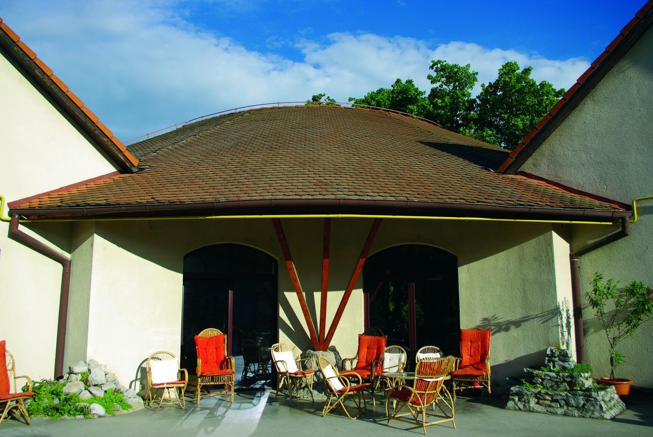 The Zen Hotel - Posticum Oradea Eksteriør billede