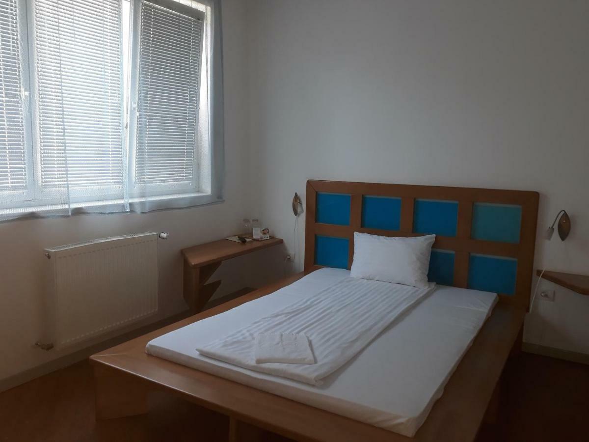 The Zen Hotel - Posticum Oradea Eksteriør billede